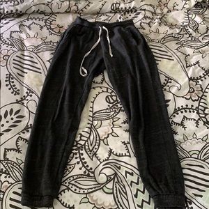 Brandy Melville Old Style Rosa Sweatpants